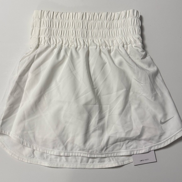 🆕 Nike One Women's Dri-FIT Ultra High-Waisted Skort Size XS - Picture 5 of 14